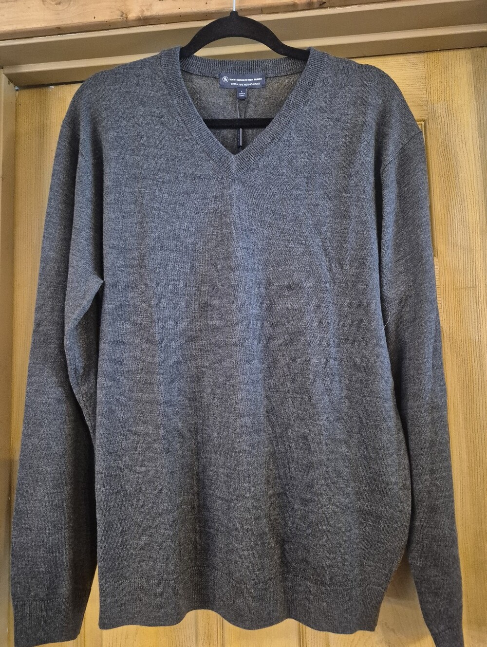 Hart Schaffner Marx New With Tags Long Sleeve Vneck Extra Fine Merino Wool Large